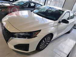 نيسان ألتيما